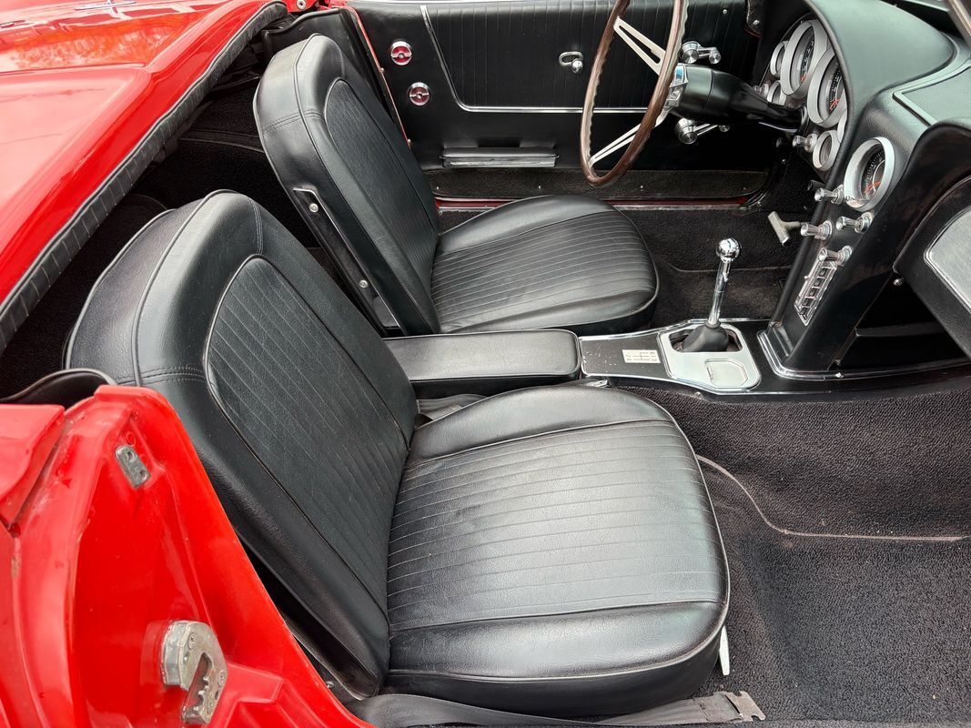 Chevrolet-Corvette-1964-9