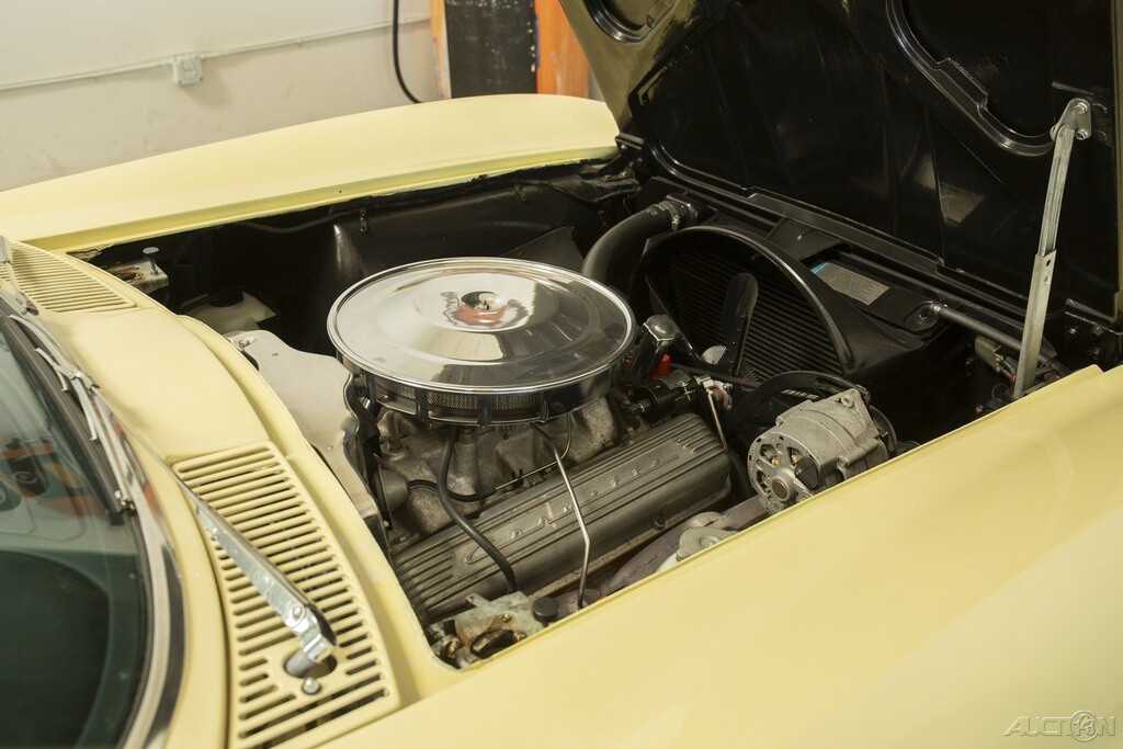 Chevrolet-Corvette-1964-Convertible-13