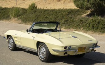 Chevrolet-Corvette-1964-Convertible-2