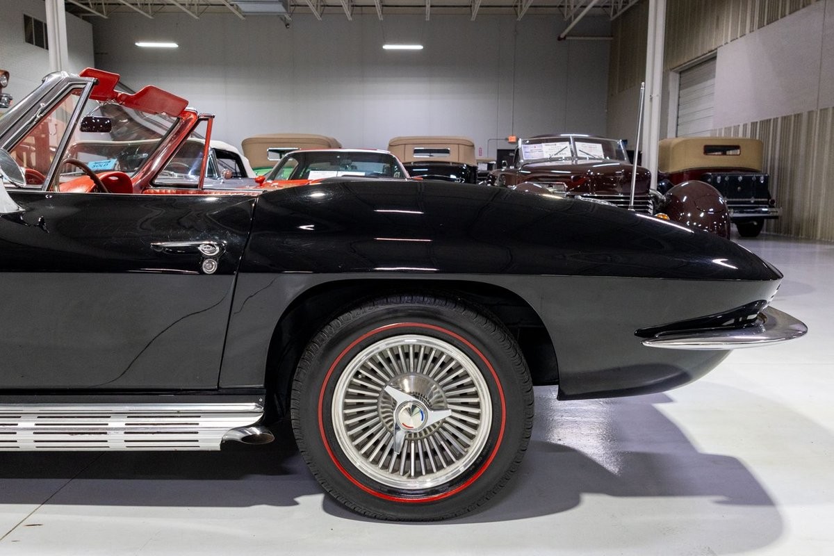 Chevrolet-Corvette-1964-Convertible-23