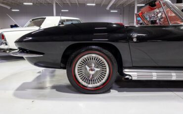 Chevrolet-Corvette-1964-Convertible-25