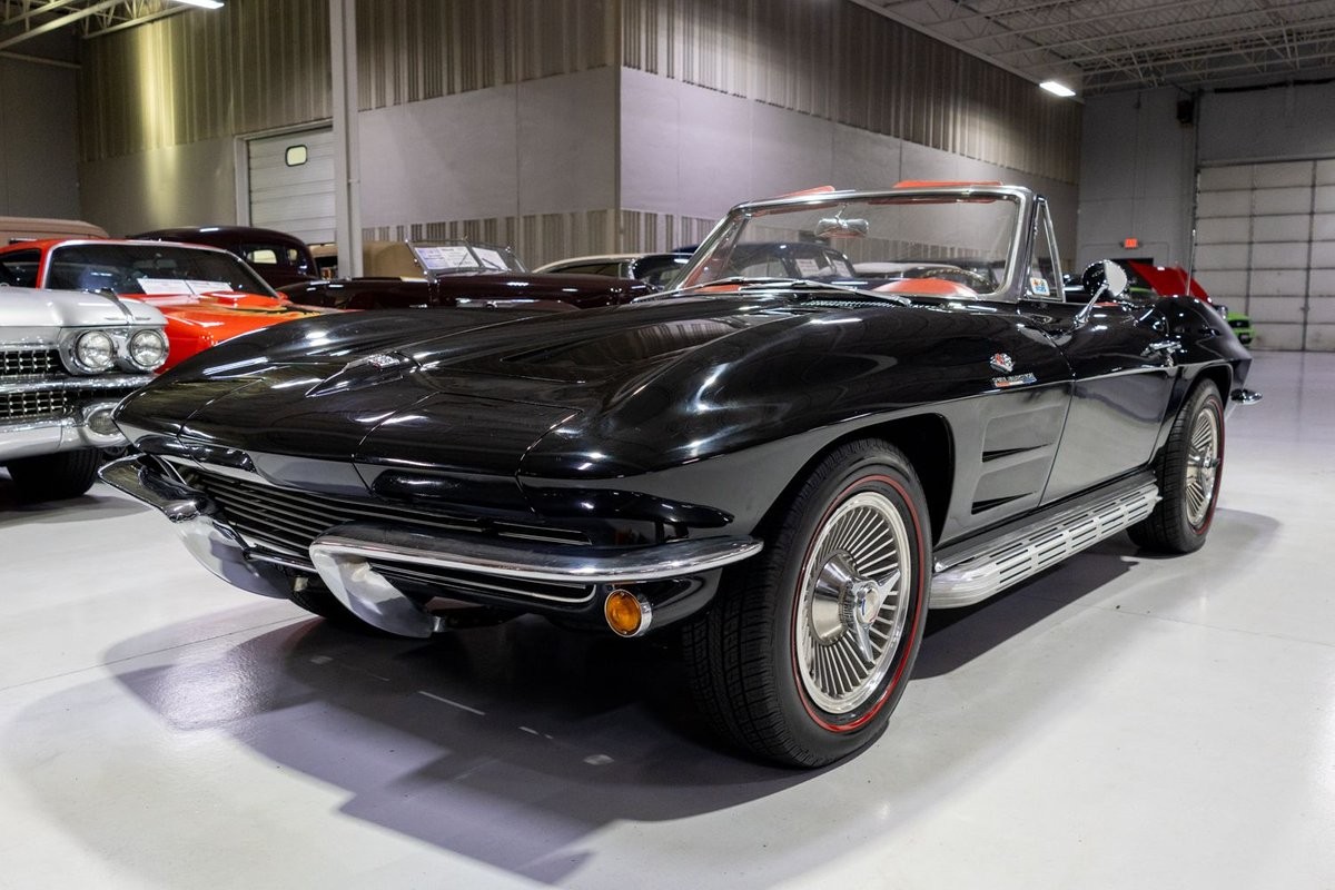 Chevrolet-Corvette-1964-Convertible-31