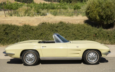 Chevrolet-Corvette-1964-Convertible-5