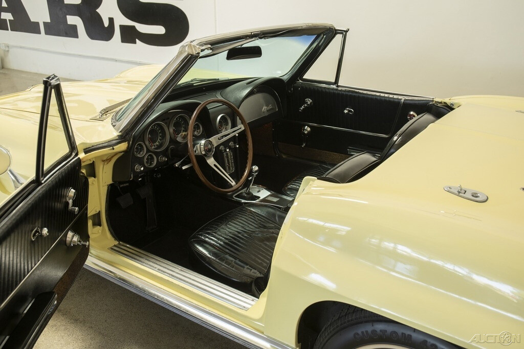 Chevrolet-Corvette-1964-Convertible-9