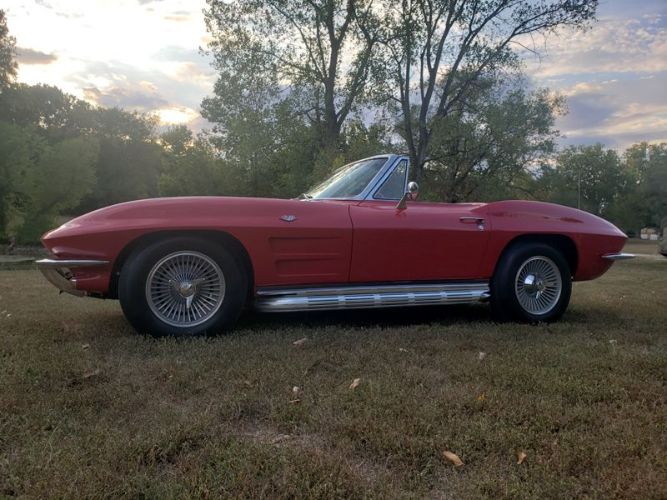 Chevrolet-Corvette-1964-Red-Red-29