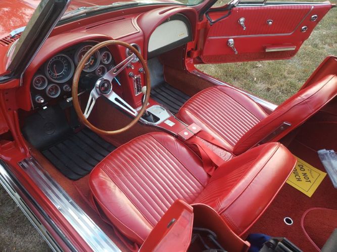Chevrolet-Corvette-1964-Red-Red-9