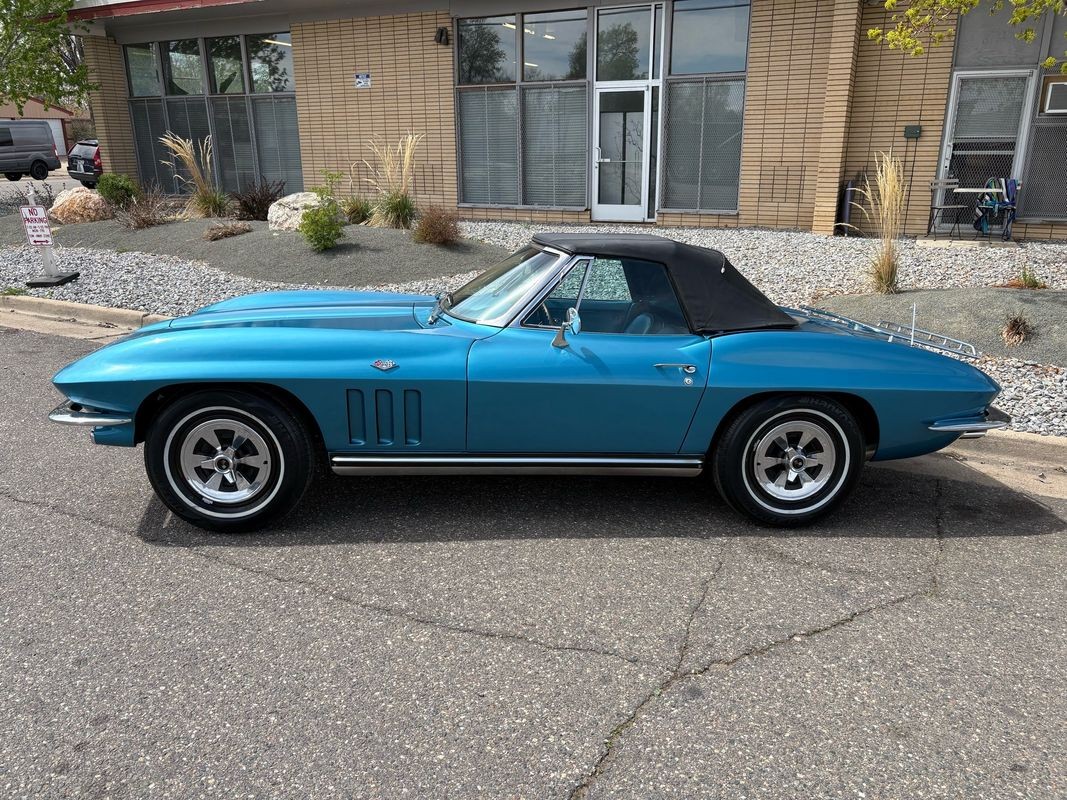 Chevrolet-Corvette-1965-26