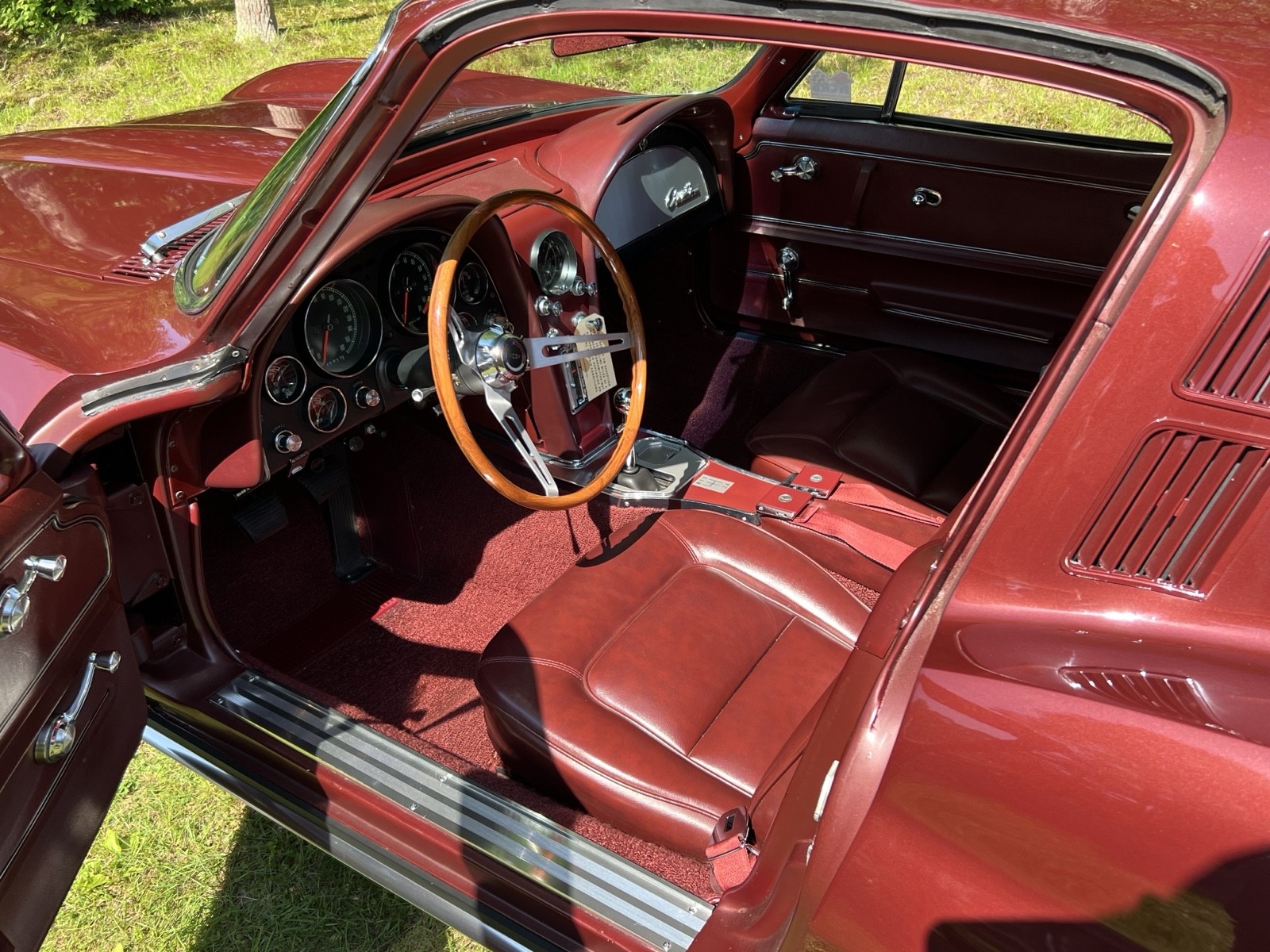 Chevrolet-Corvette-1965-37