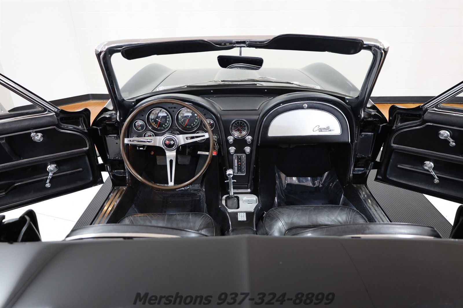 Chevrolet-Corvette-1965-Convertible-1