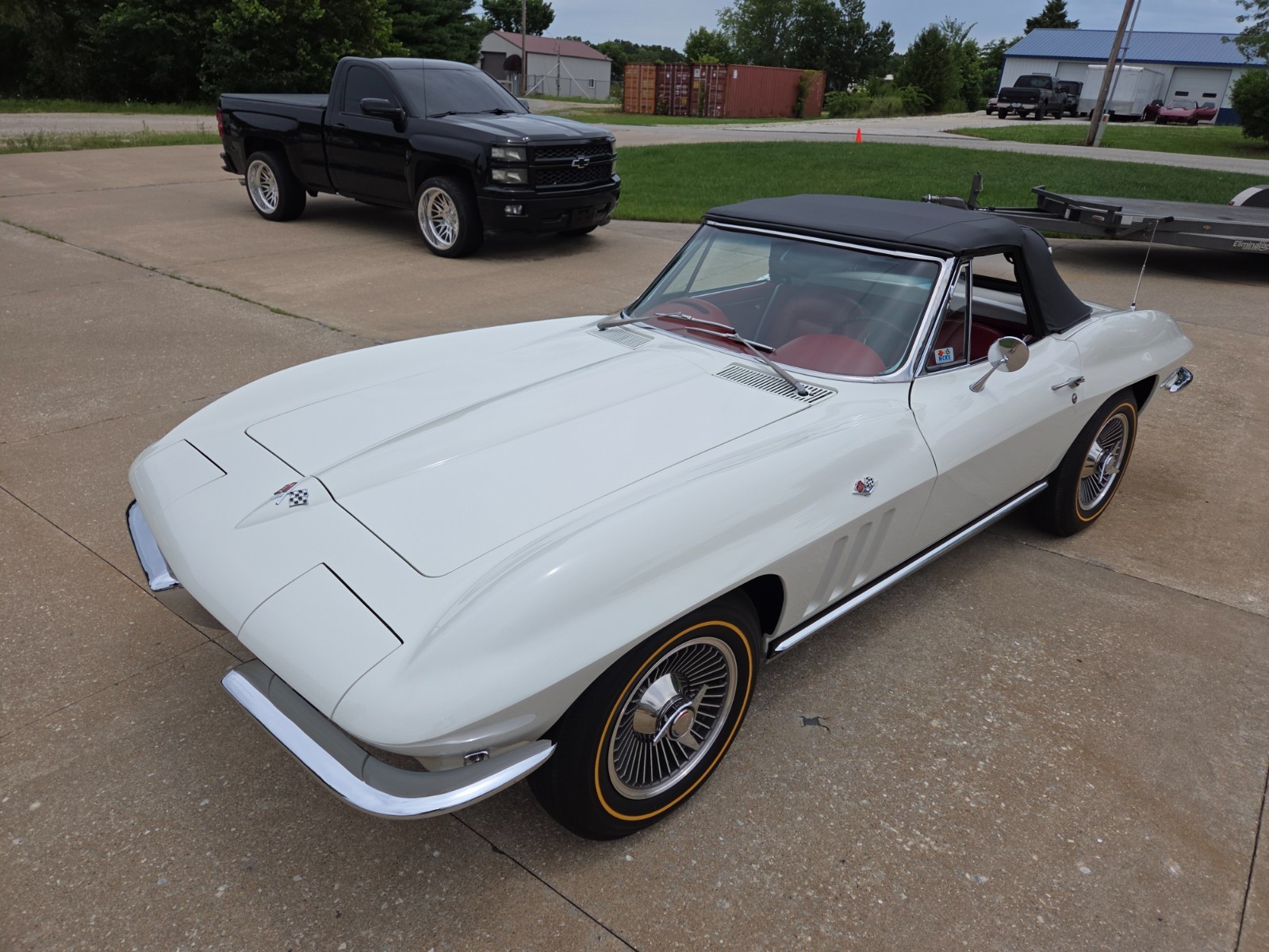 Chevrolet-Corvette-1965-Convertible-1