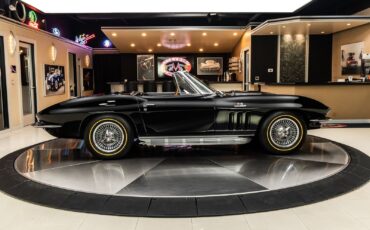 Chevrolet-Corvette-1965-Convertible-13