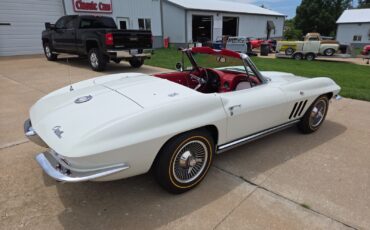 Chevrolet-Corvette-1965-Convertible-17