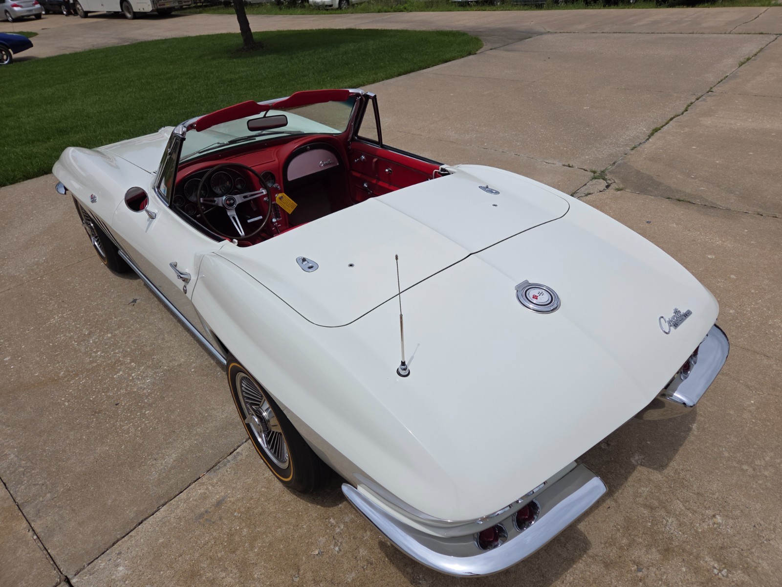 Chevrolet-Corvette-1965-Convertible-19
