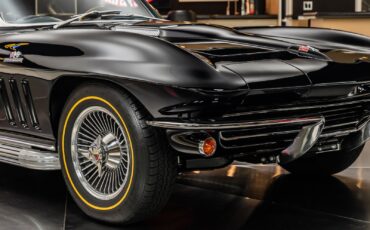 Chevrolet-Corvette-1965-Convertible-23