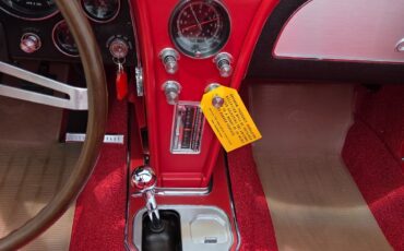 Chevrolet-Corvette-1965-Convertible-25