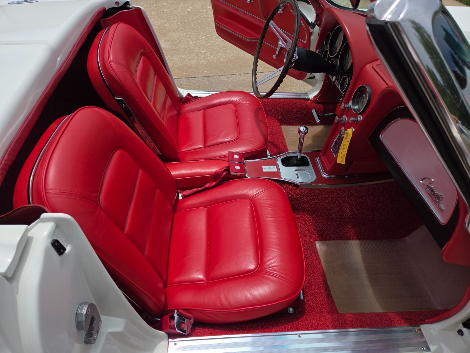 Chevrolet-Corvette-1965-Convertible-26