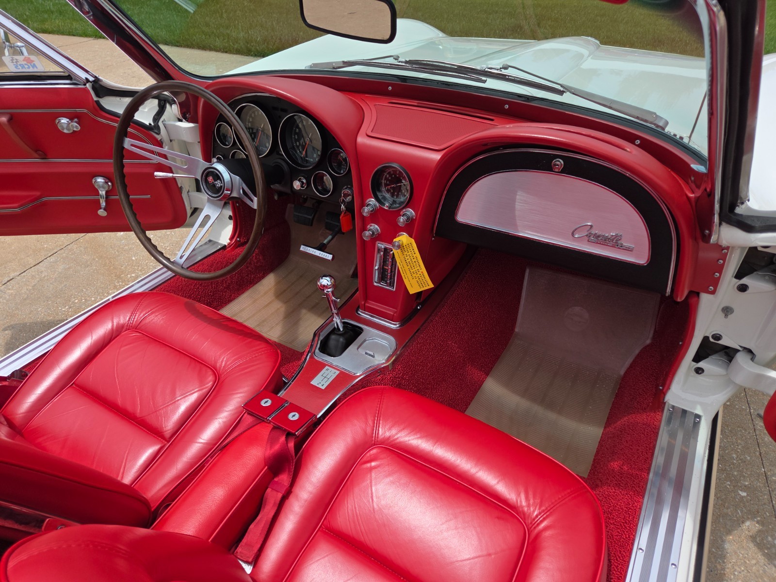 Chevrolet-Corvette-1965-Convertible-27
