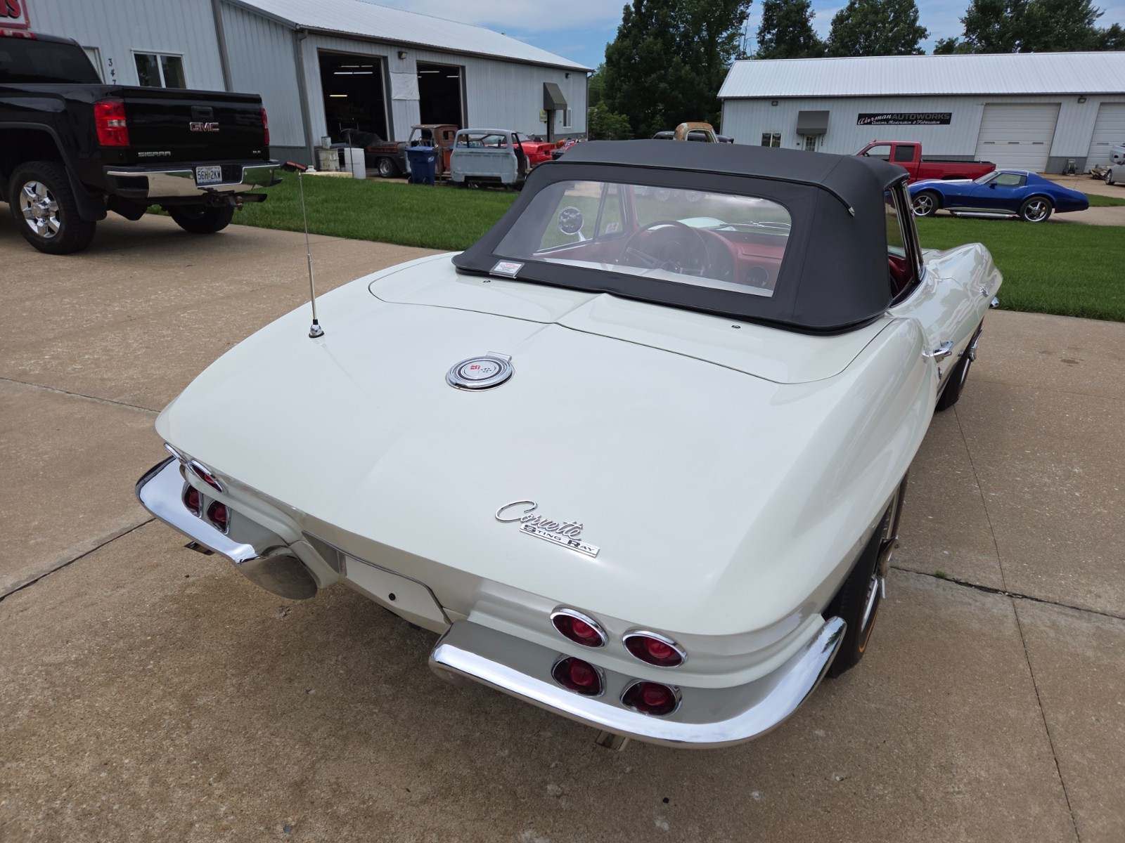 Chevrolet-Corvette-1965-Convertible-9