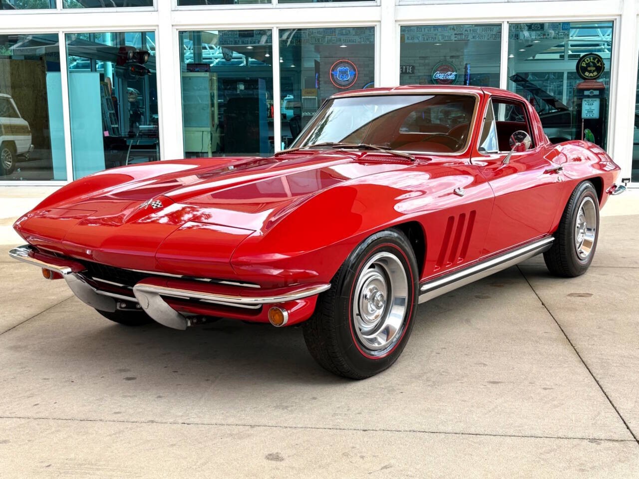 Chevrolet-Corvette-1965-Coupe-10