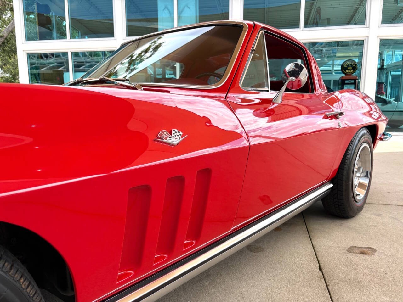 Chevrolet-Corvette-1965-Coupe-13