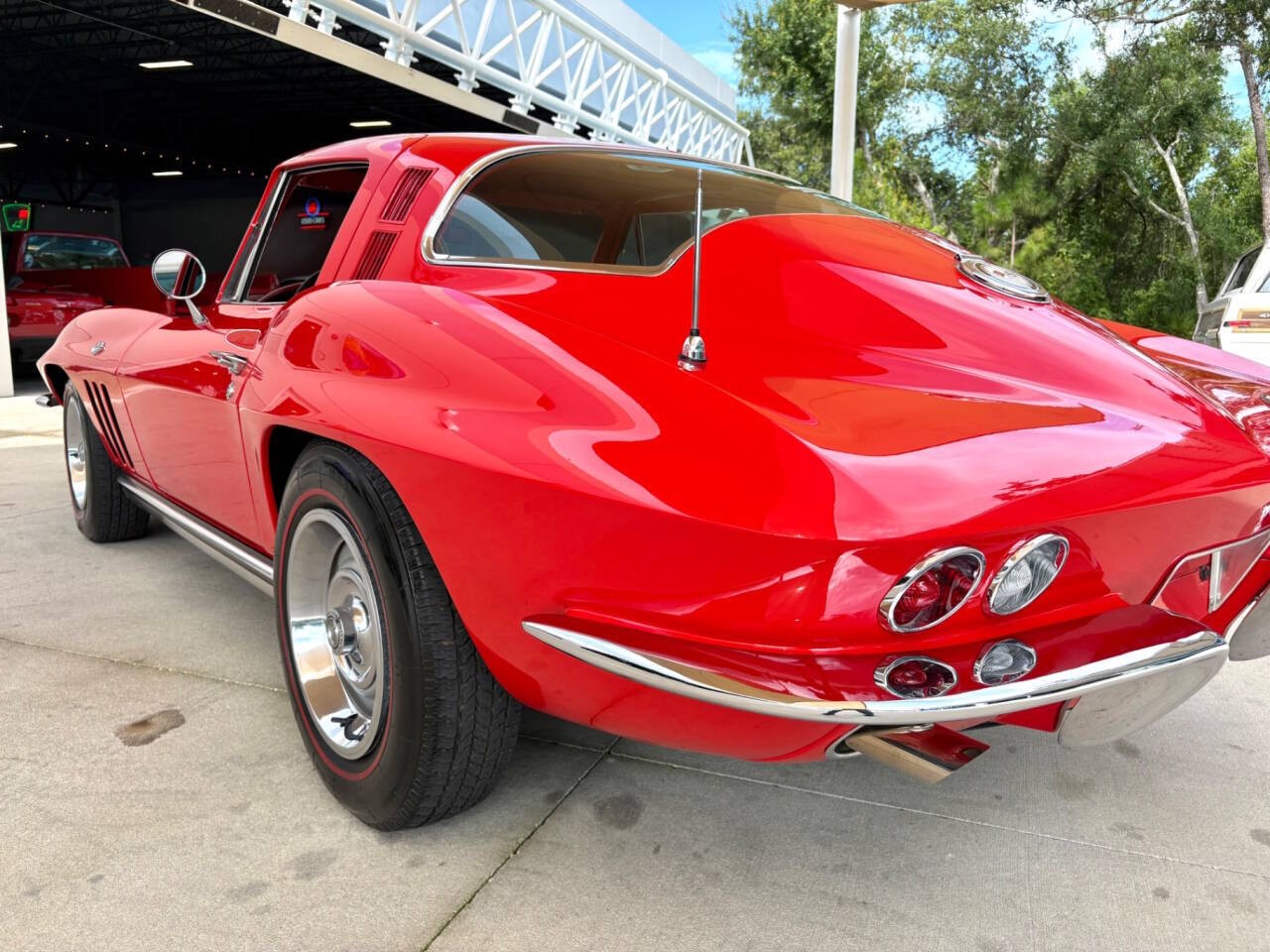 Chevrolet-Corvette-1965-Coupe-15