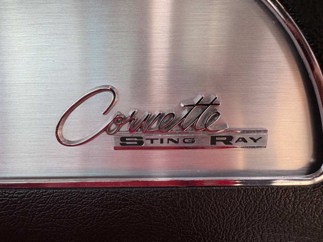 Chevrolet-Corvette-1965-Coupe-34