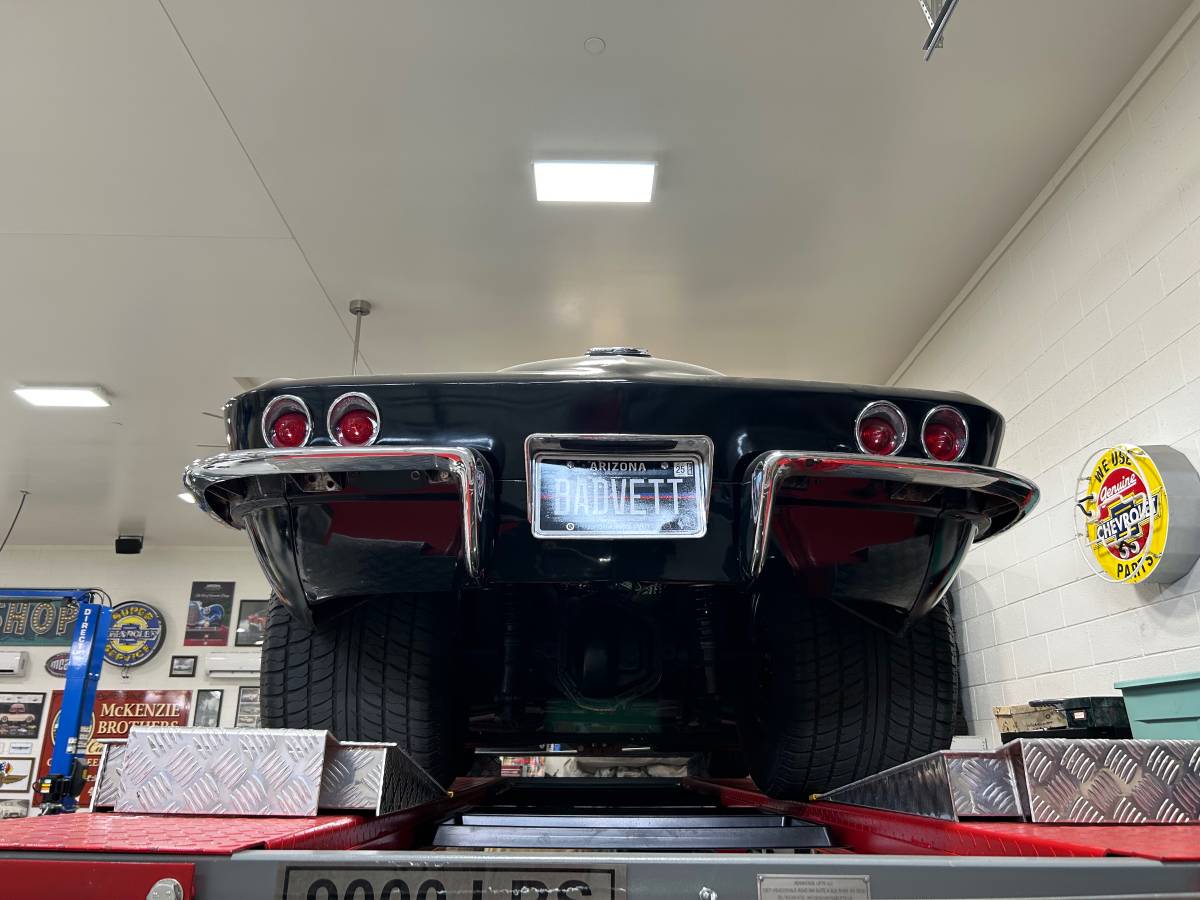Chevrolet-Corvette-1965-black-1