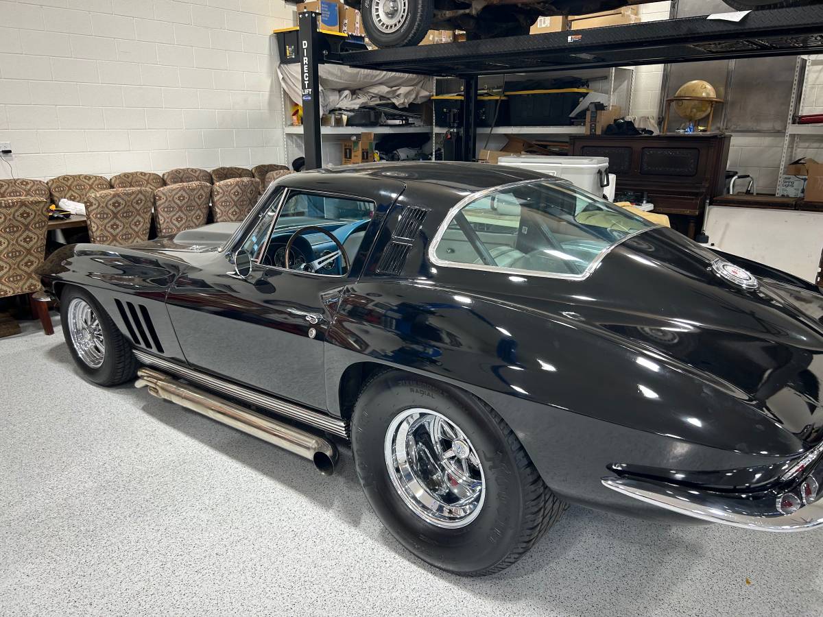 Chevrolet-Corvette-1965-black-11