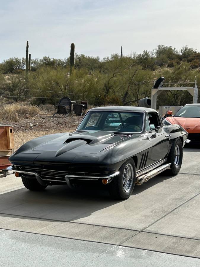 Chevrolet-Corvette-1965-black-3
