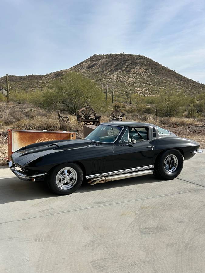 Chevrolet-Corvette-1965-black-4