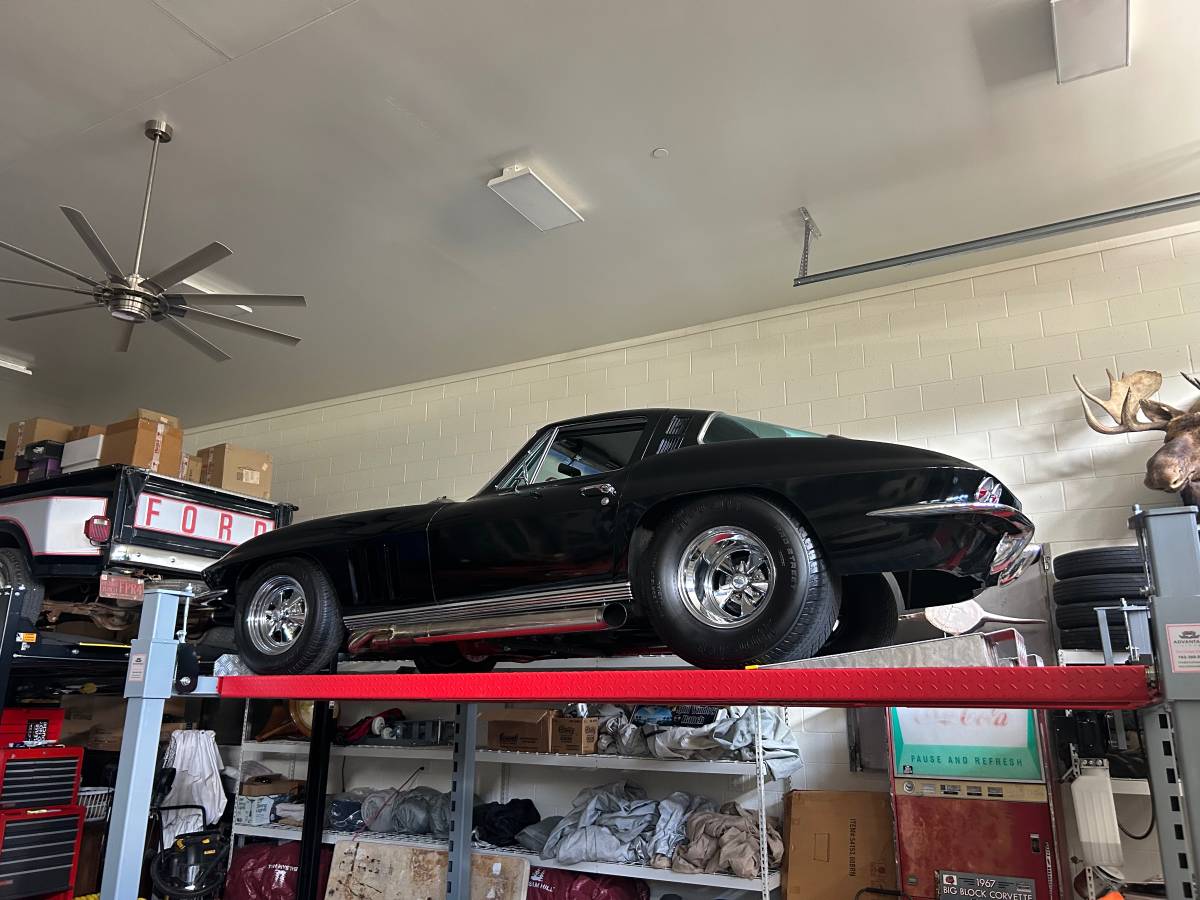 Chevrolet-Corvette-1965-black-5