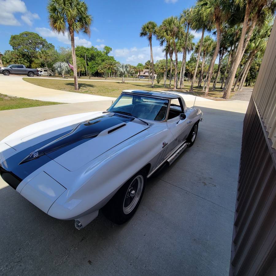 Chevrolet-Corvette-1965-white-1