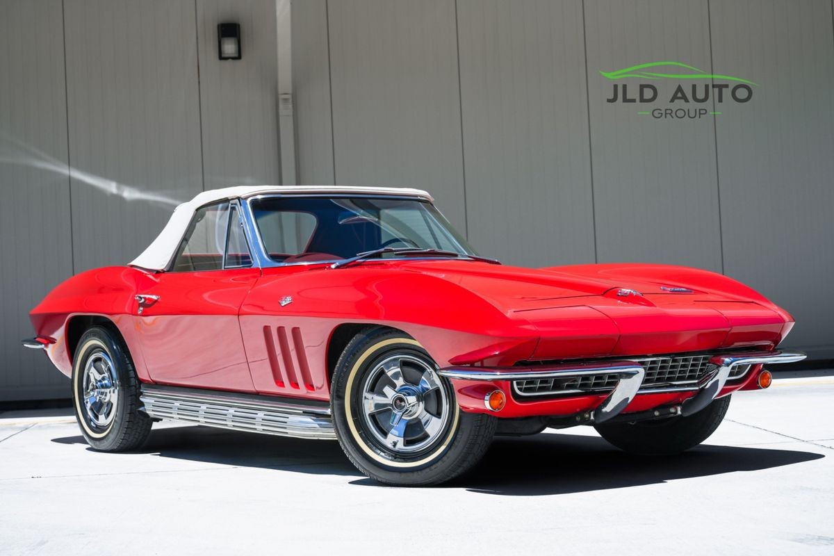 Chevrolet-Corvette-1966-1