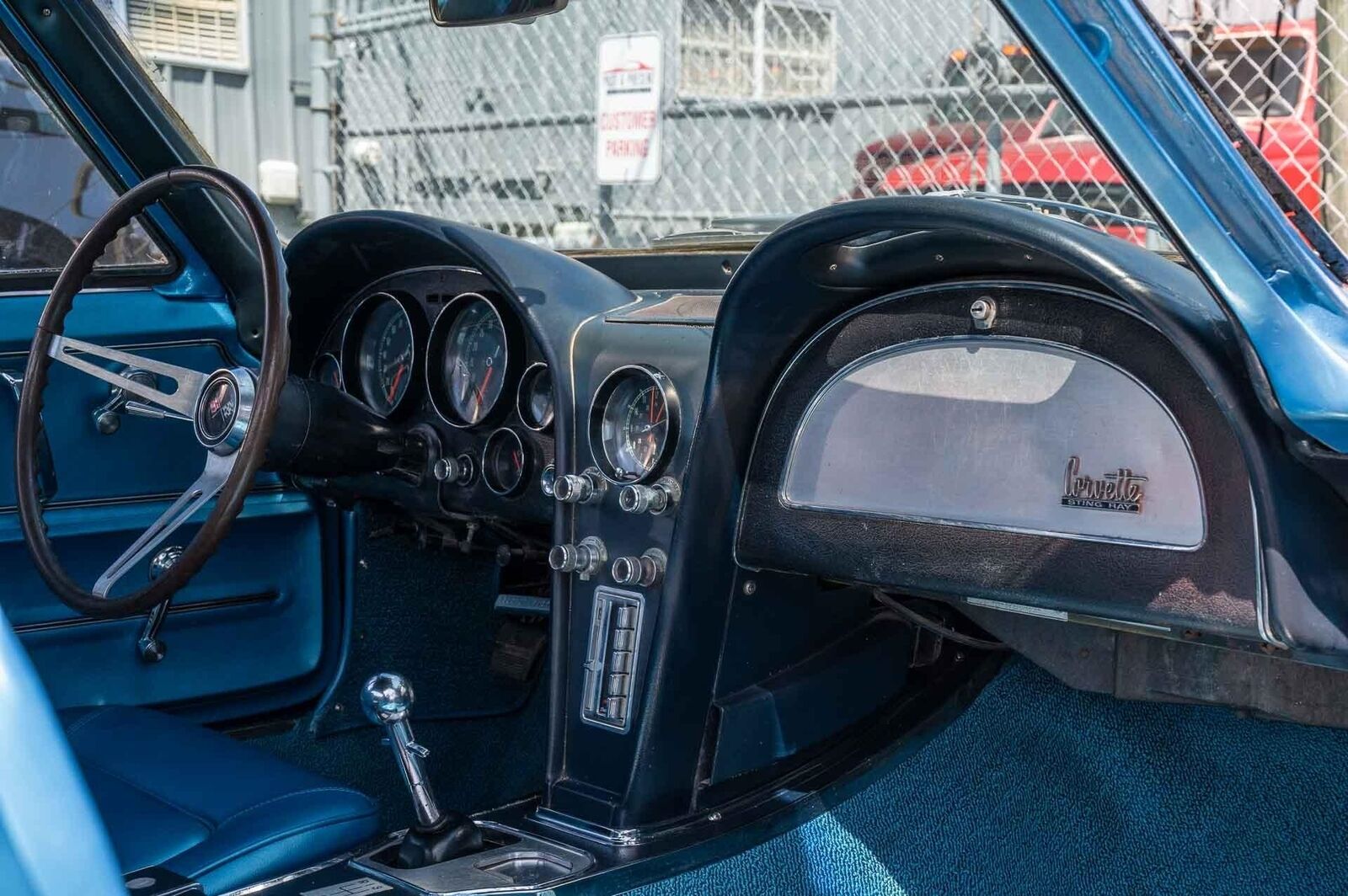 Chevrolet-Corvette-1966-2-Door-11