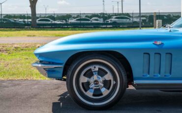 Chevrolet-Corvette-1966-2-Door-25