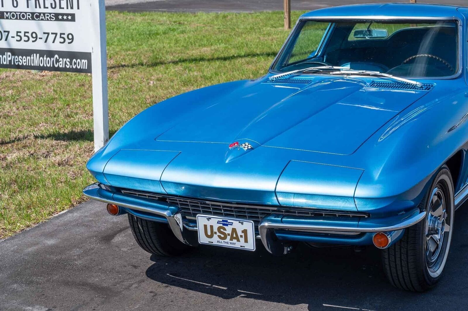 Chevrolet-Corvette-1966-2-Door-26