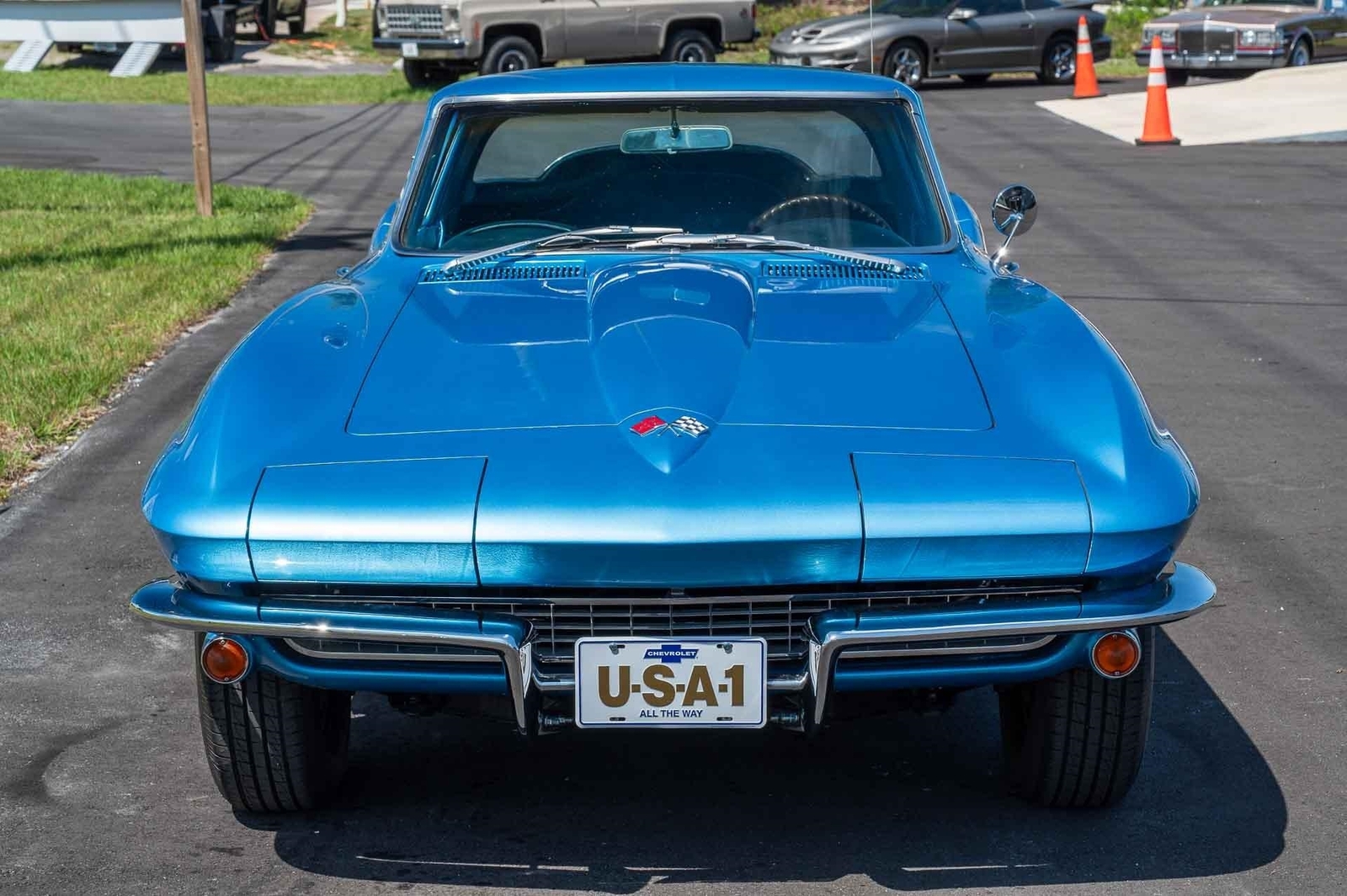 Chevrolet-Corvette-1966-2-Door-9