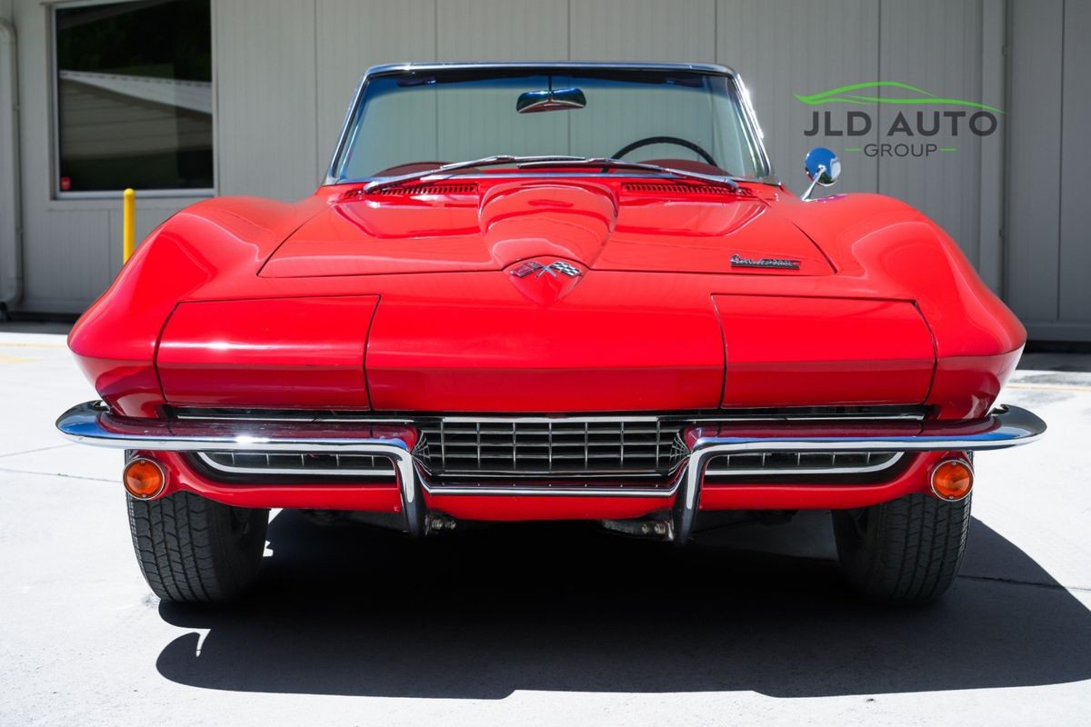 Chevrolet-Corvette-1966-2