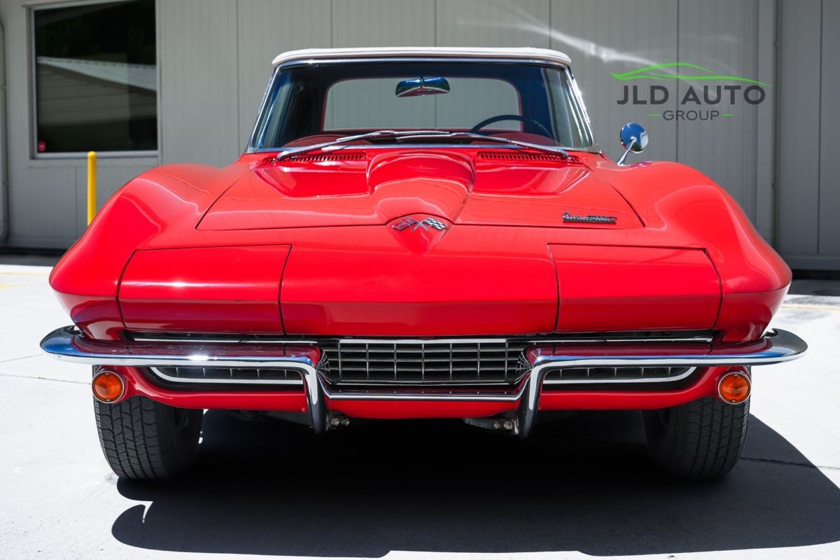 Chevrolet-Corvette-1966-3