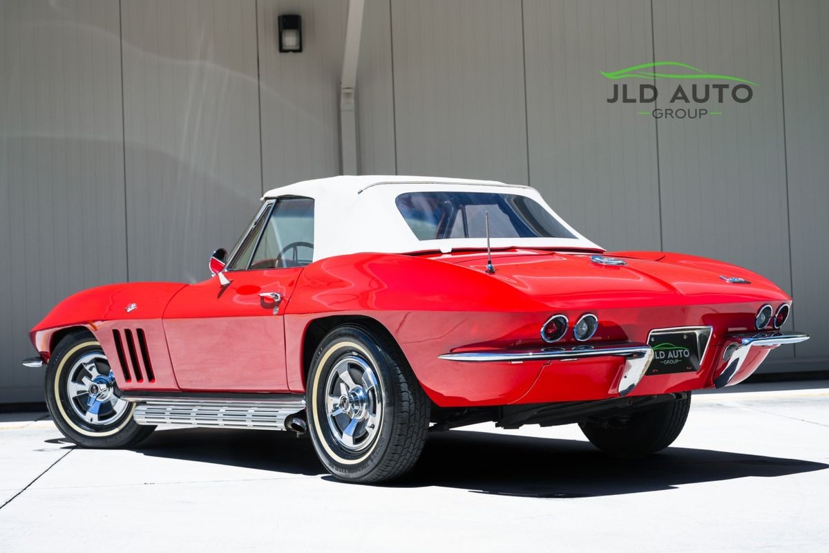 Chevrolet-Corvette-1966-7