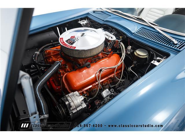 Chevrolet-Corvette-1966-Convertible-1