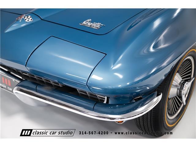 Chevrolet-Corvette-1966-Convertible-12
