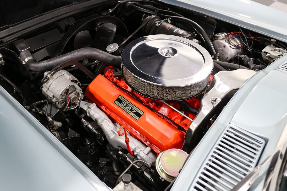 Chevrolet-Corvette-1966-Convertible-15