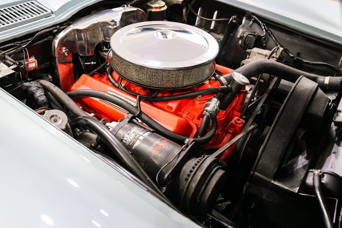 Chevrolet-Corvette-1966-Convertible-16