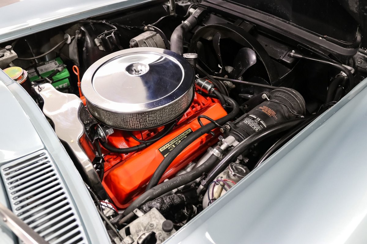 Chevrolet-Corvette-1966-Convertible-17
