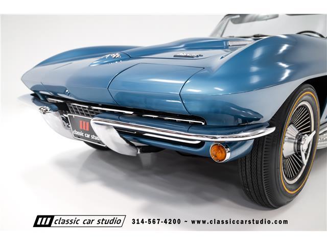 Chevrolet-Corvette-1966-Convertible-17