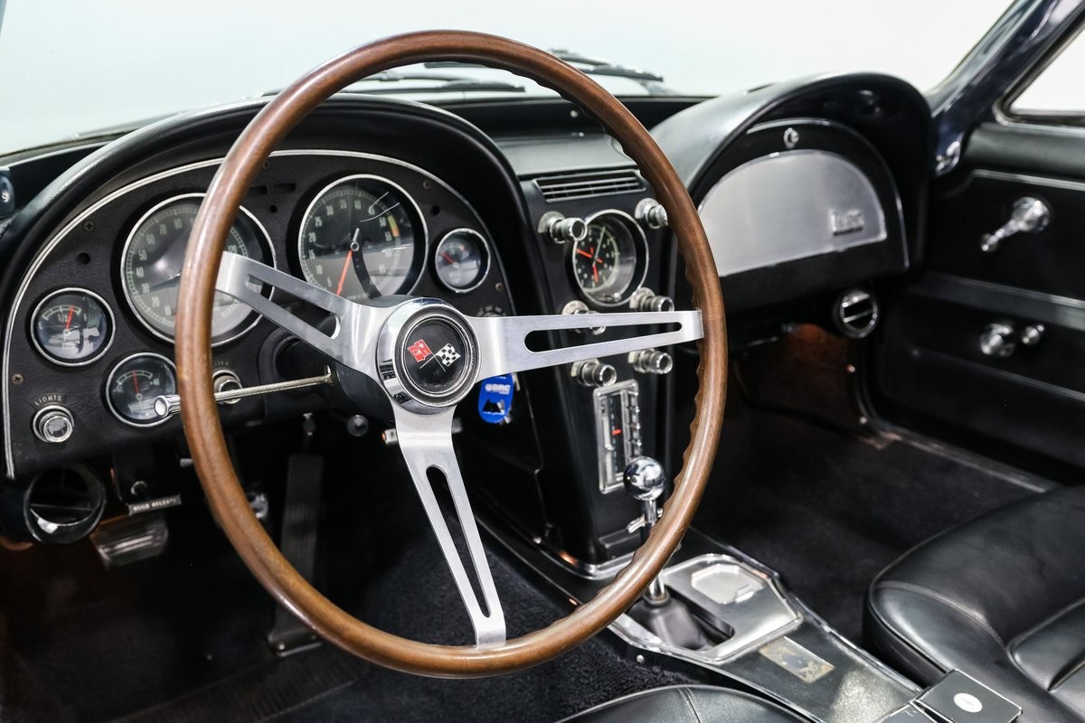 Chevrolet-Corvette-1966-Convertible-19