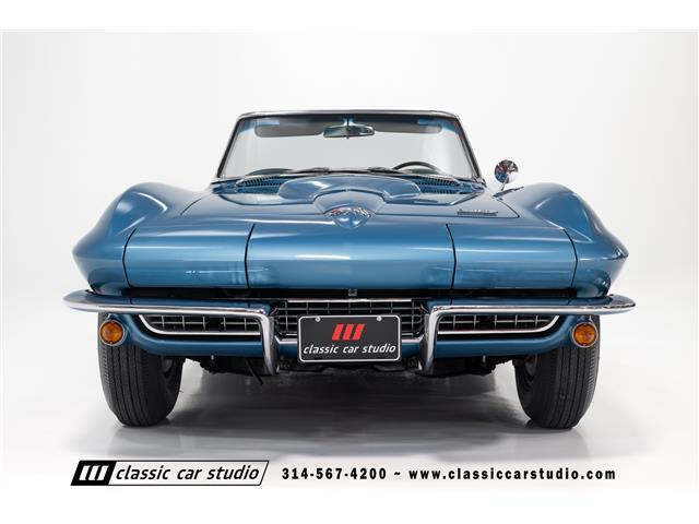 Chevrolet-Corvette-1966-Convertible-2