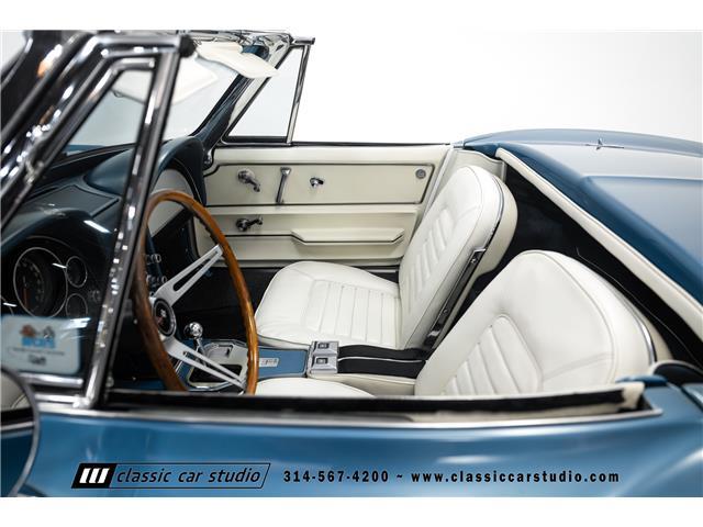 Chevrolet-Corvette-1966-Convertible-24