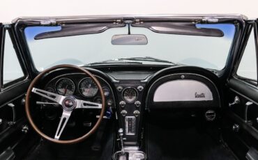 Chevrolet-Corvette-1966-Convertible-25